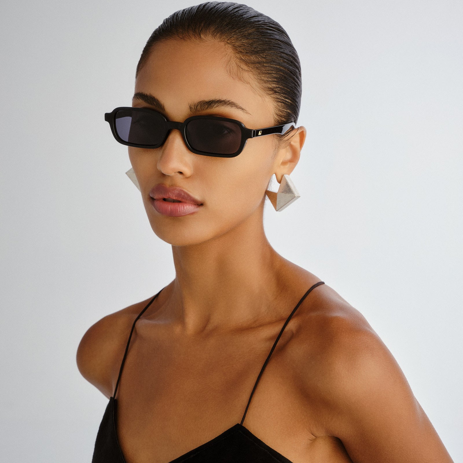 Pilferer Black Uni-Sex Rectangle Sunglasses | Le Specs
