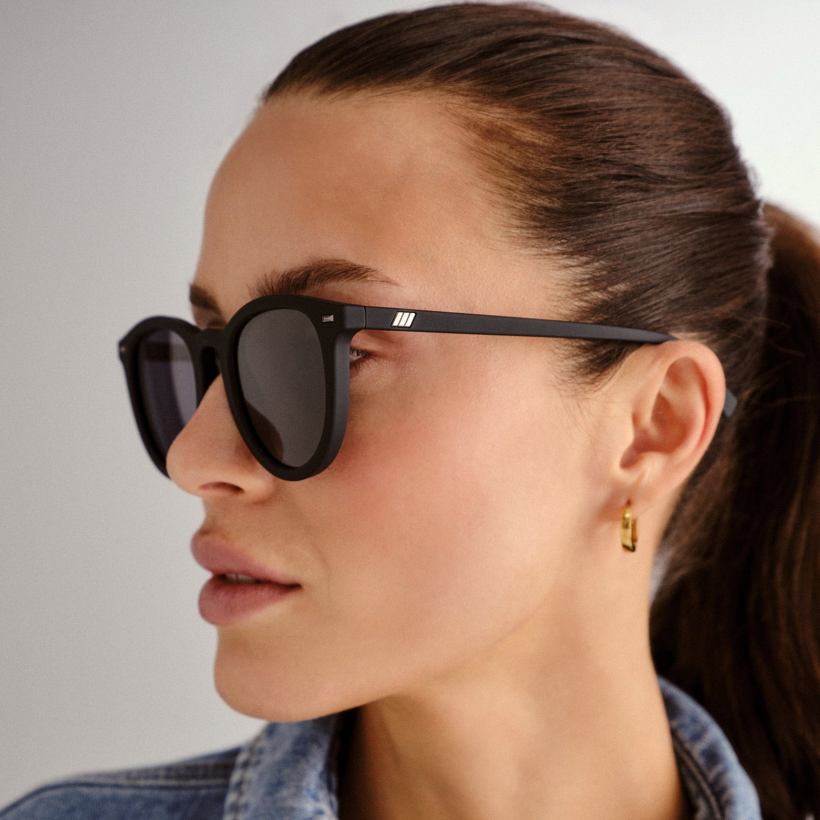 Fire Starter Black Rubber Uni-Sex Round Sunglasses | Le Specs