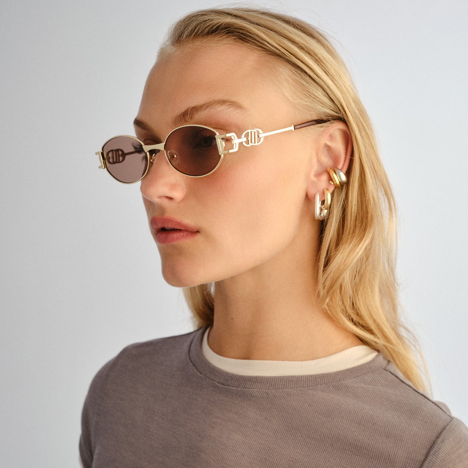 The Forbidden Gold Uni-Sex Oval Sunglasses | Le Specs