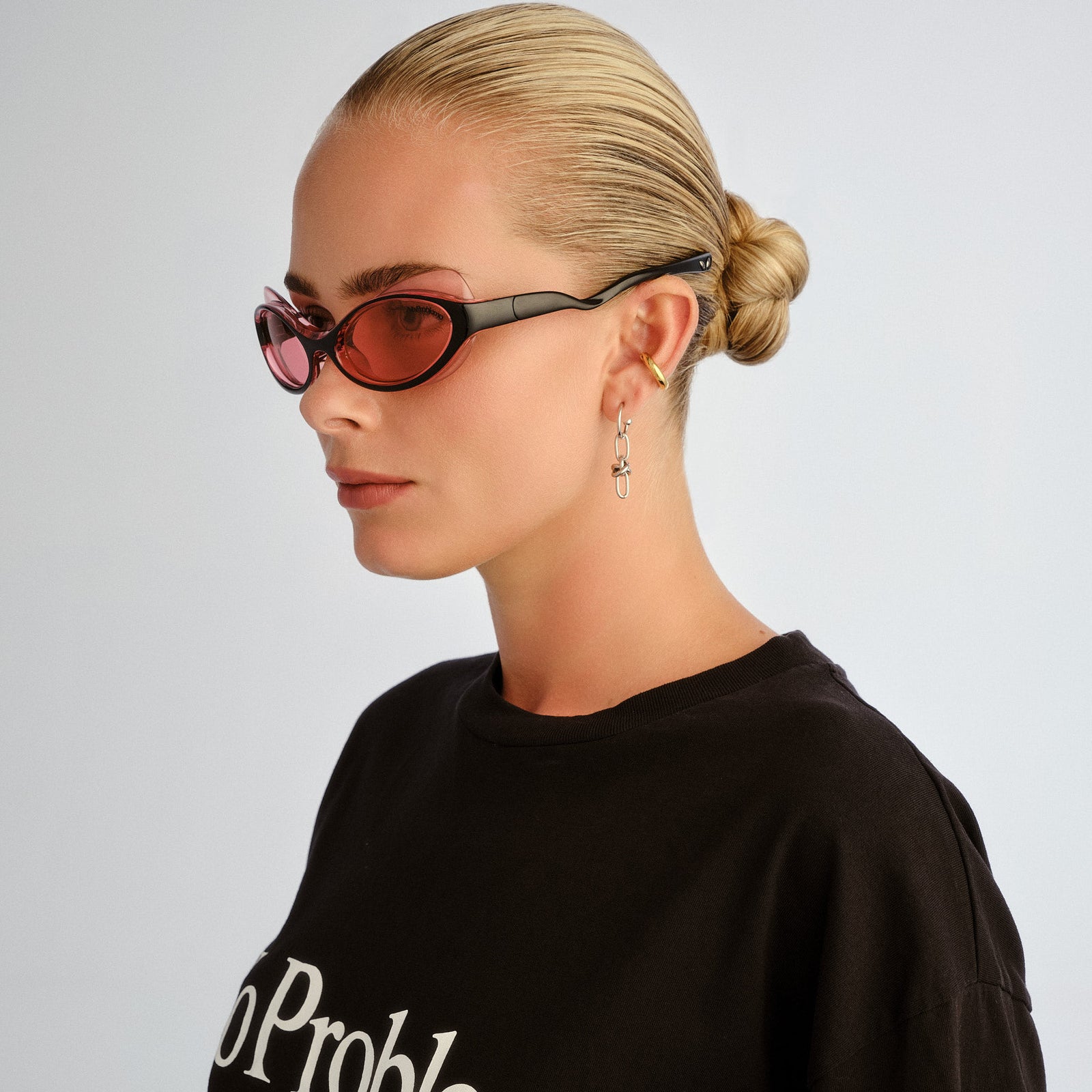 Lyra Black Uni-Sex Oval Sunglasses | Le Specs