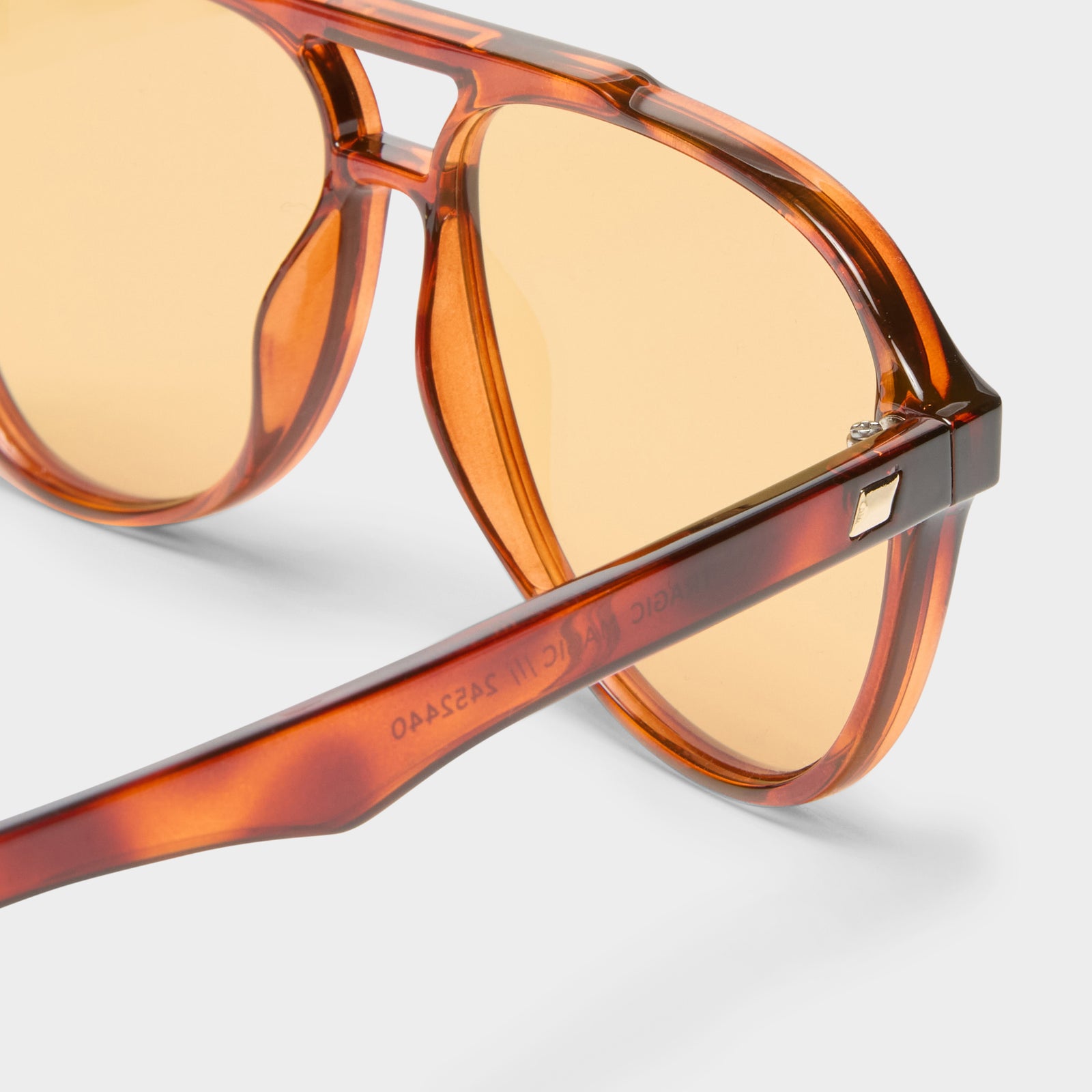 Tragic Magic Toffee Tort Uni-Sex Aviator Sunglasses | Le Specs