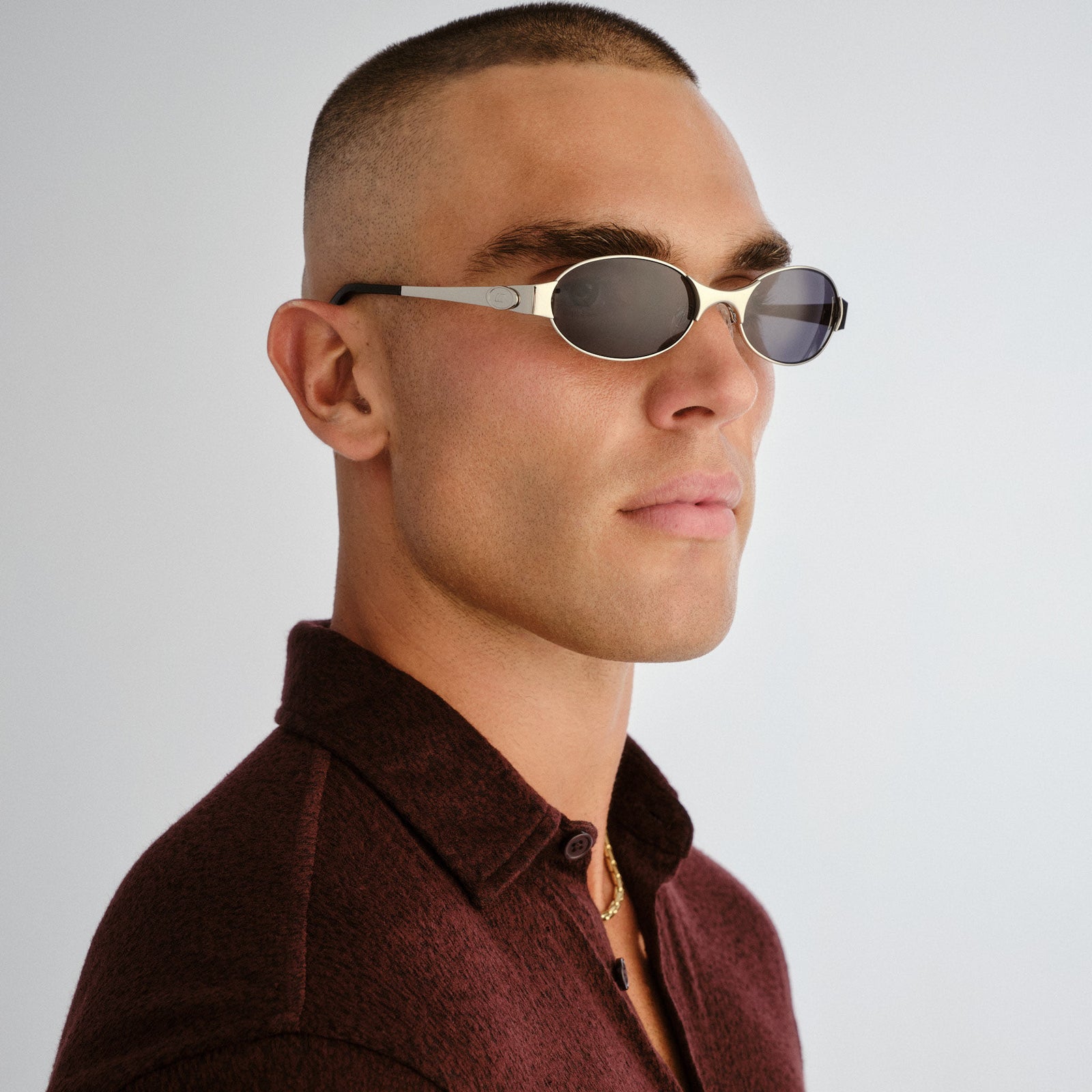 Frostbite Silver Uni-Sex Oval Sunglasses | Le Specs