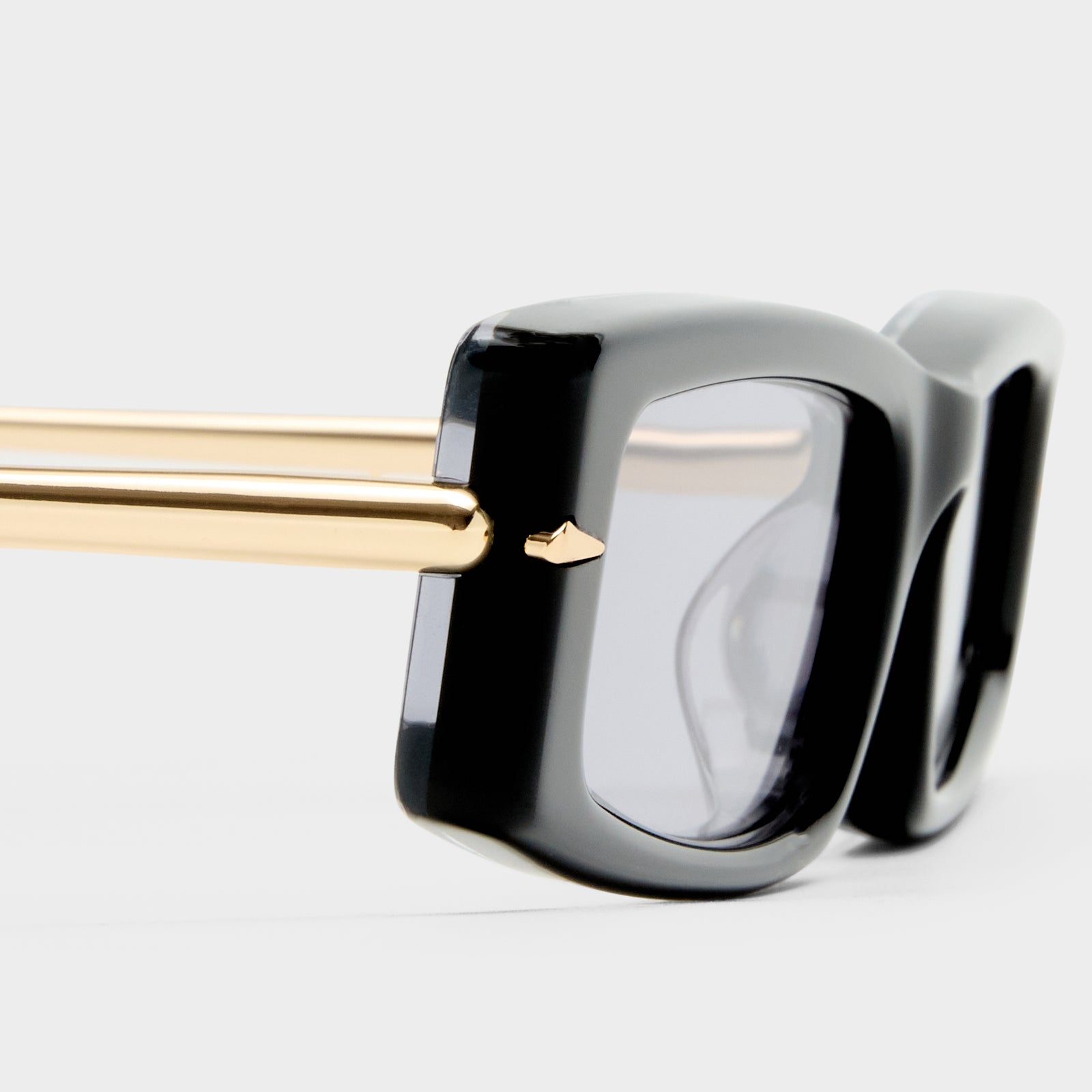 Numero Diez Obsidian Black Female Rectangle Sunglasses | Le Specs