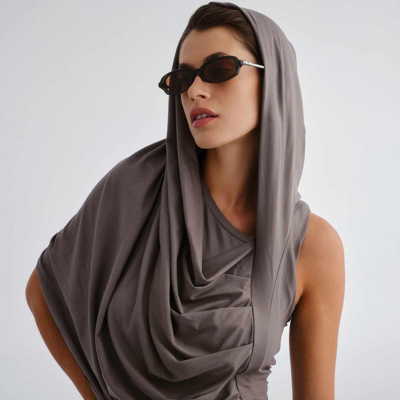 Lichtblick Dark Green Uni-Sex Rectangle Sunglasses | Le Specs