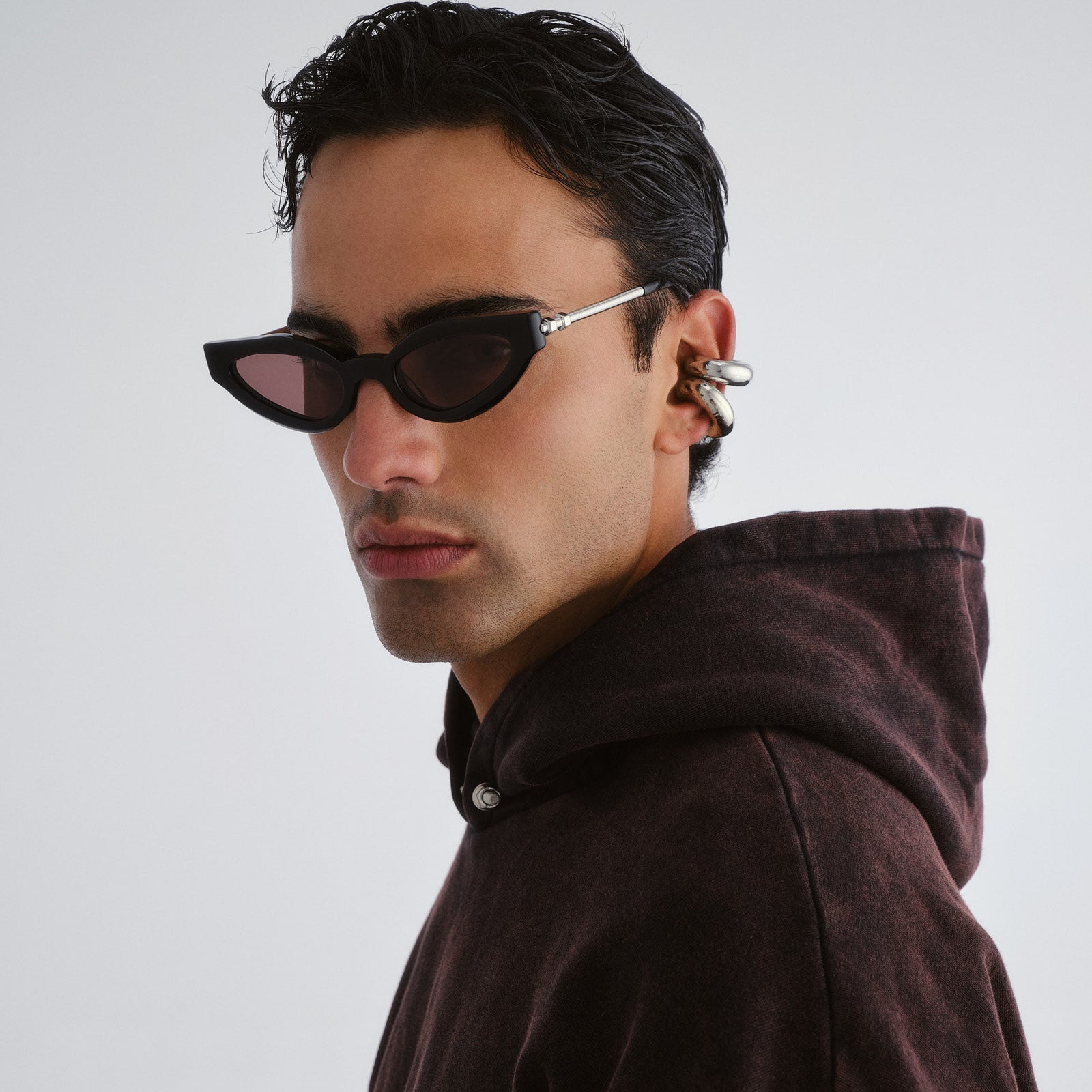 Freigeist Black Uni-Sex Cat-Eye Sunglasses | Le Specs