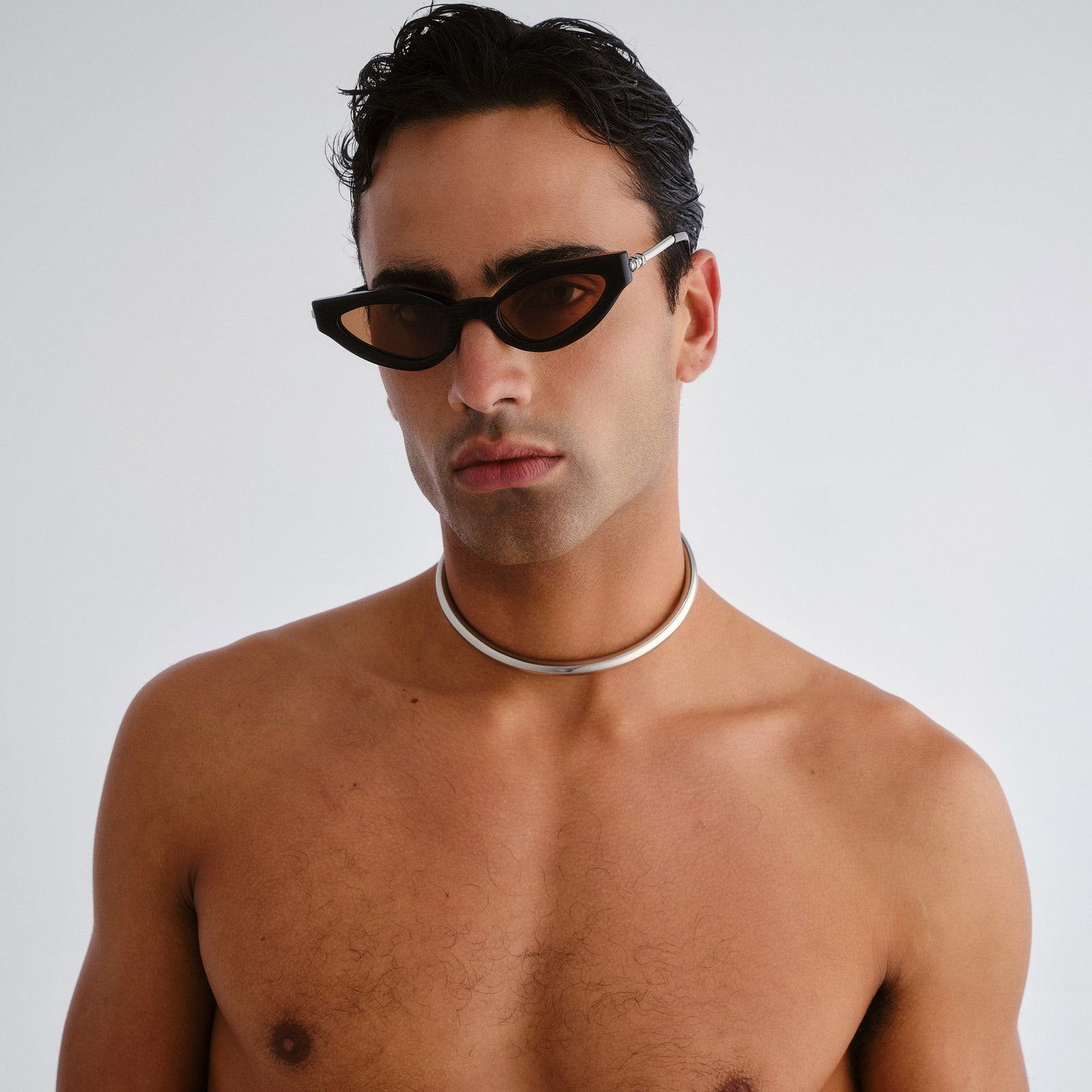 Freigeist Scratched Black Uni-Sex Cat-Eye Sunglasses | Le Specs