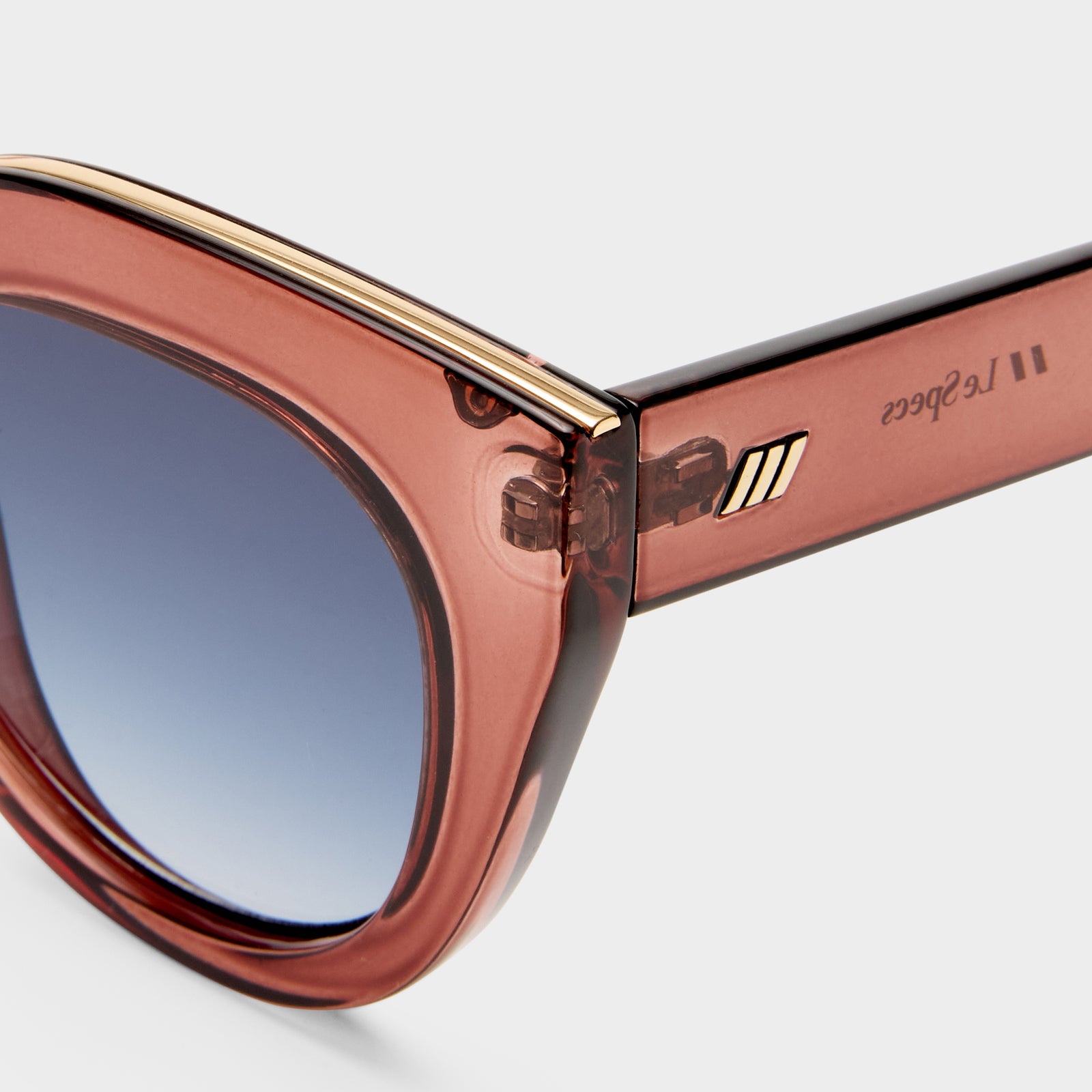 Air Heart Smokey Pink Female Cat-Eye Sunglasses | Le Specs