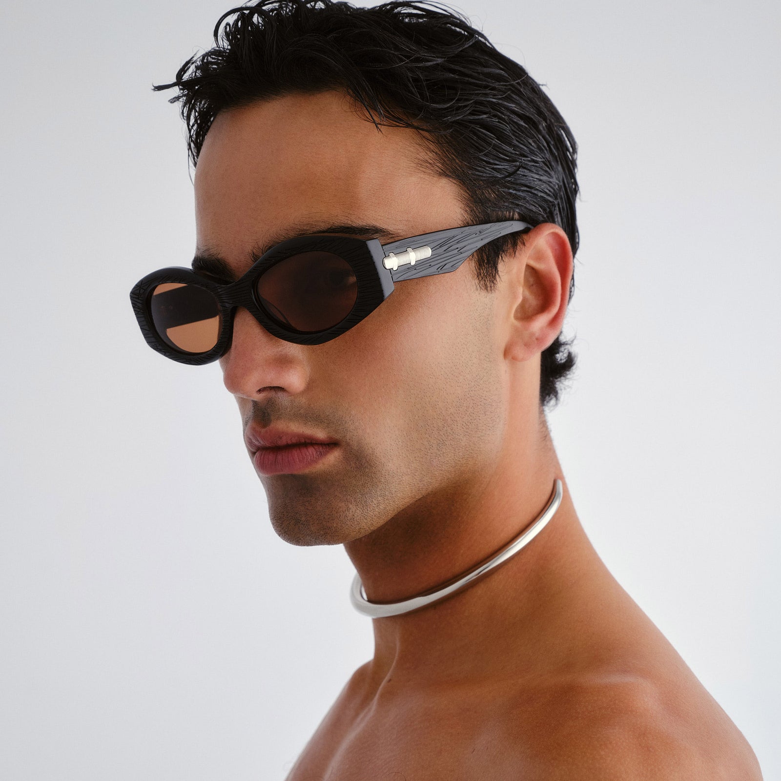 Wanderlust Scratched Black Uni-Sex Oval Sunglasses | Le Specs