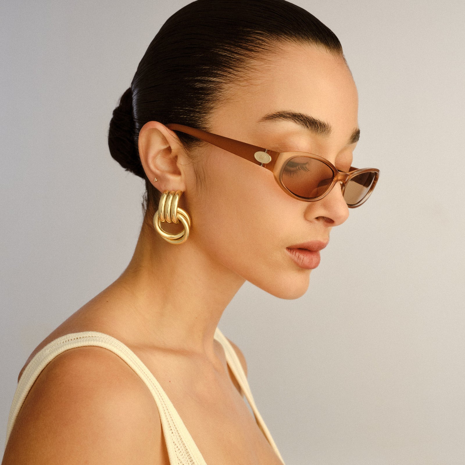 Popalicious + Pearl Caramel Female Oval Sunglasses | Le Specs