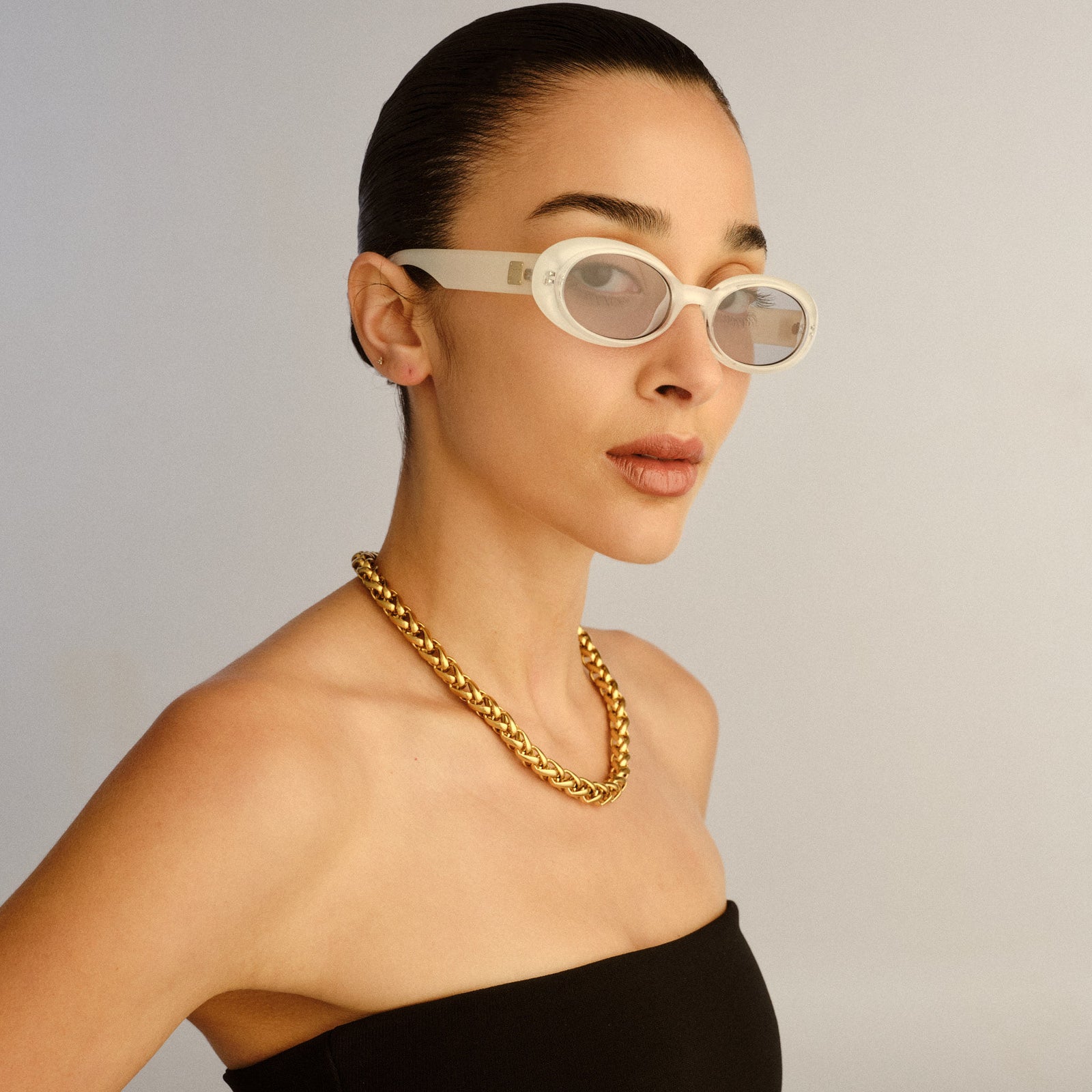Work It Vanilla Pearl Uni-Sex Oval Sunglasses | Le Specs