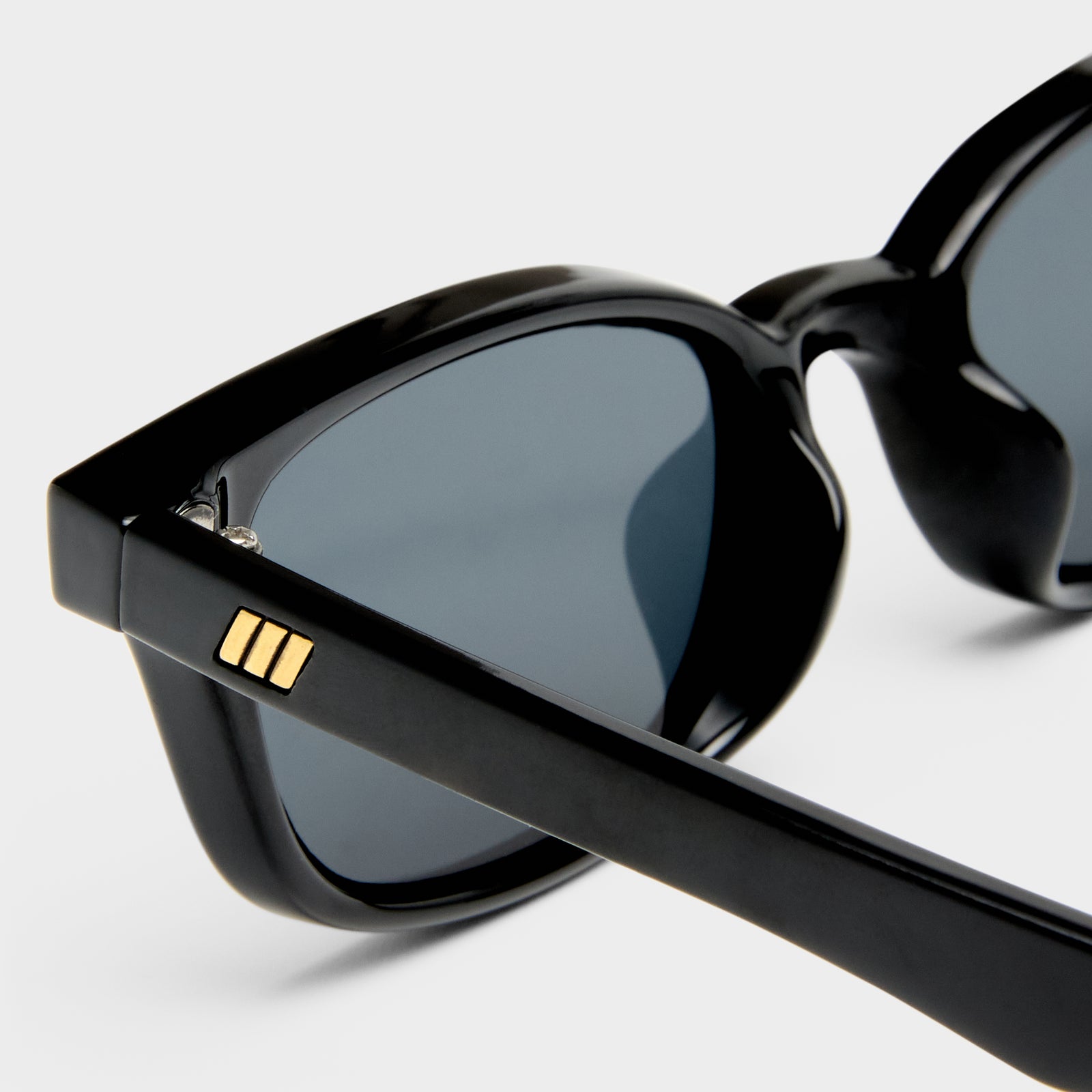 Echelon + Black Uni-Sex Rectangle Sunglasses | Le Specs