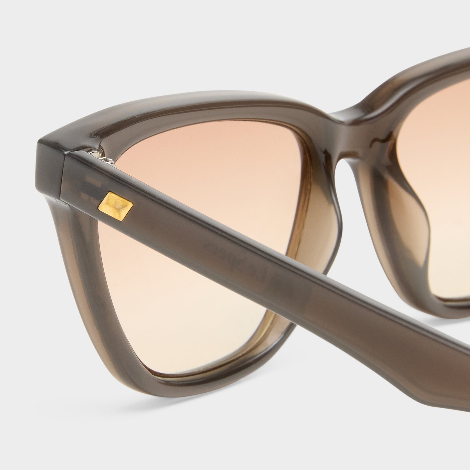 Unfaithful Storm Female Cat-Eye Sunglasses | Le Specs