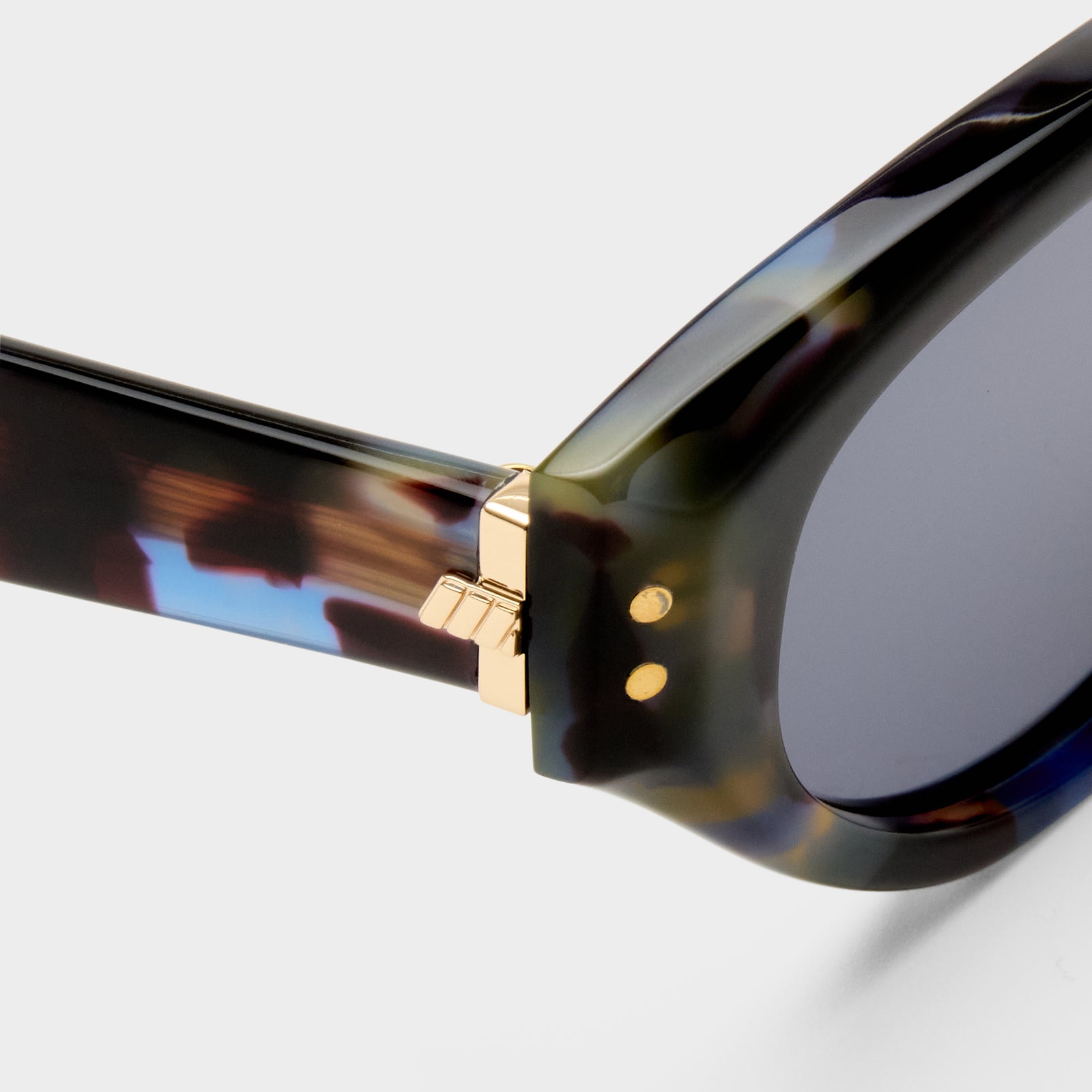 Halcyon Navy Tort Female Cat-Eye Sunglasses | Le Specs