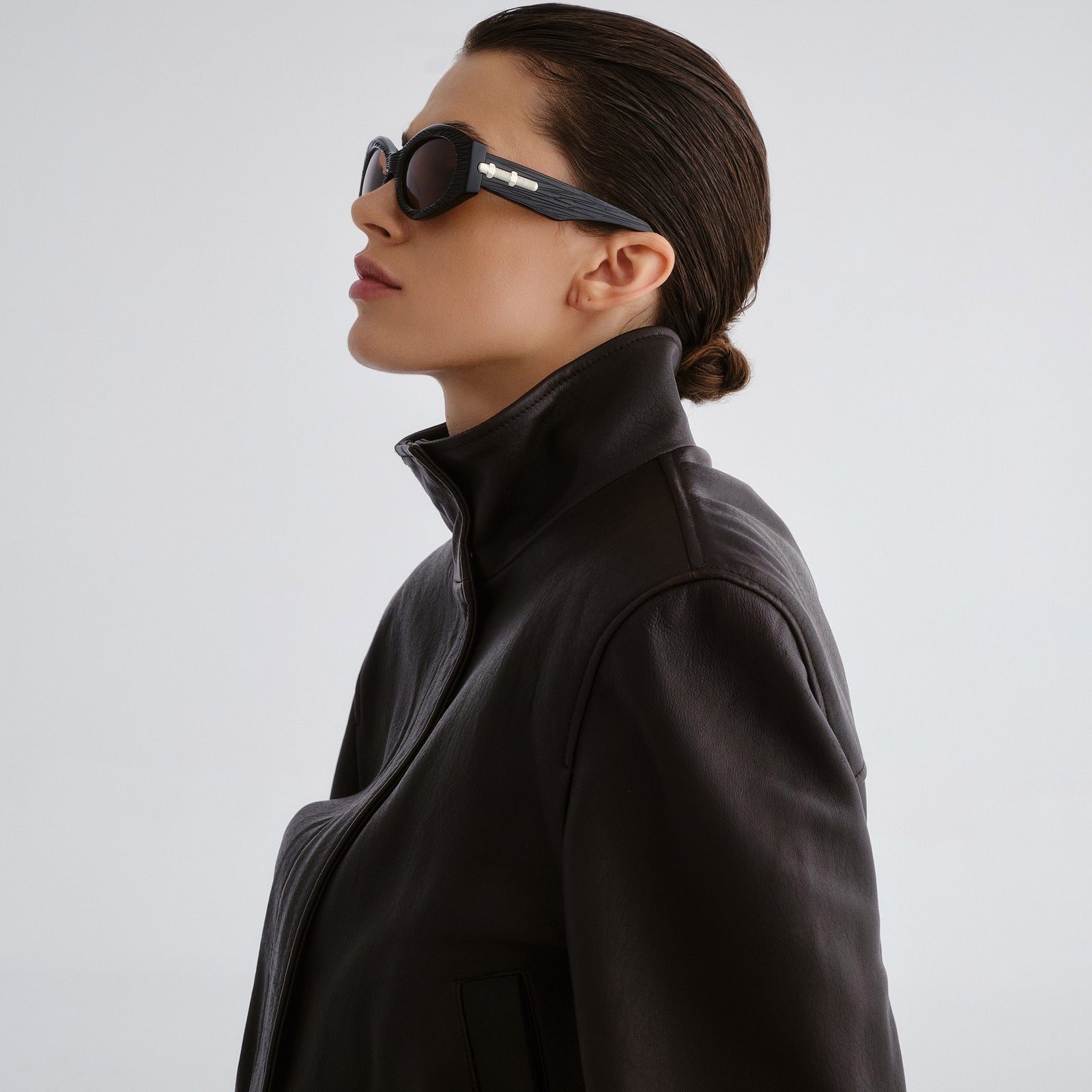 Wanderlust Scratched Black Uni-Sex Oval Sunglasses | Le Specs