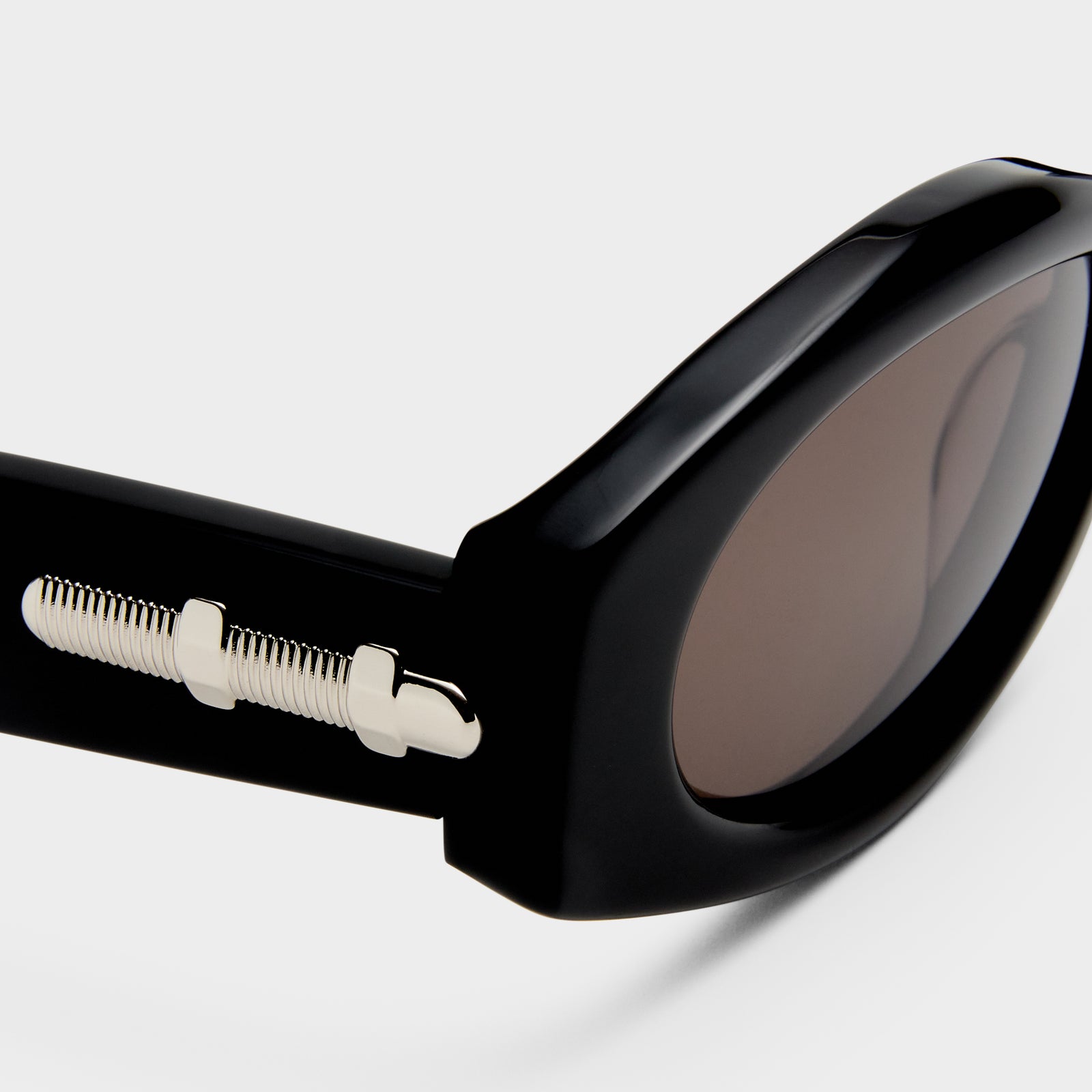 Wanderlust Black Uni-Sex Oval Sunglasses | Le Specs
