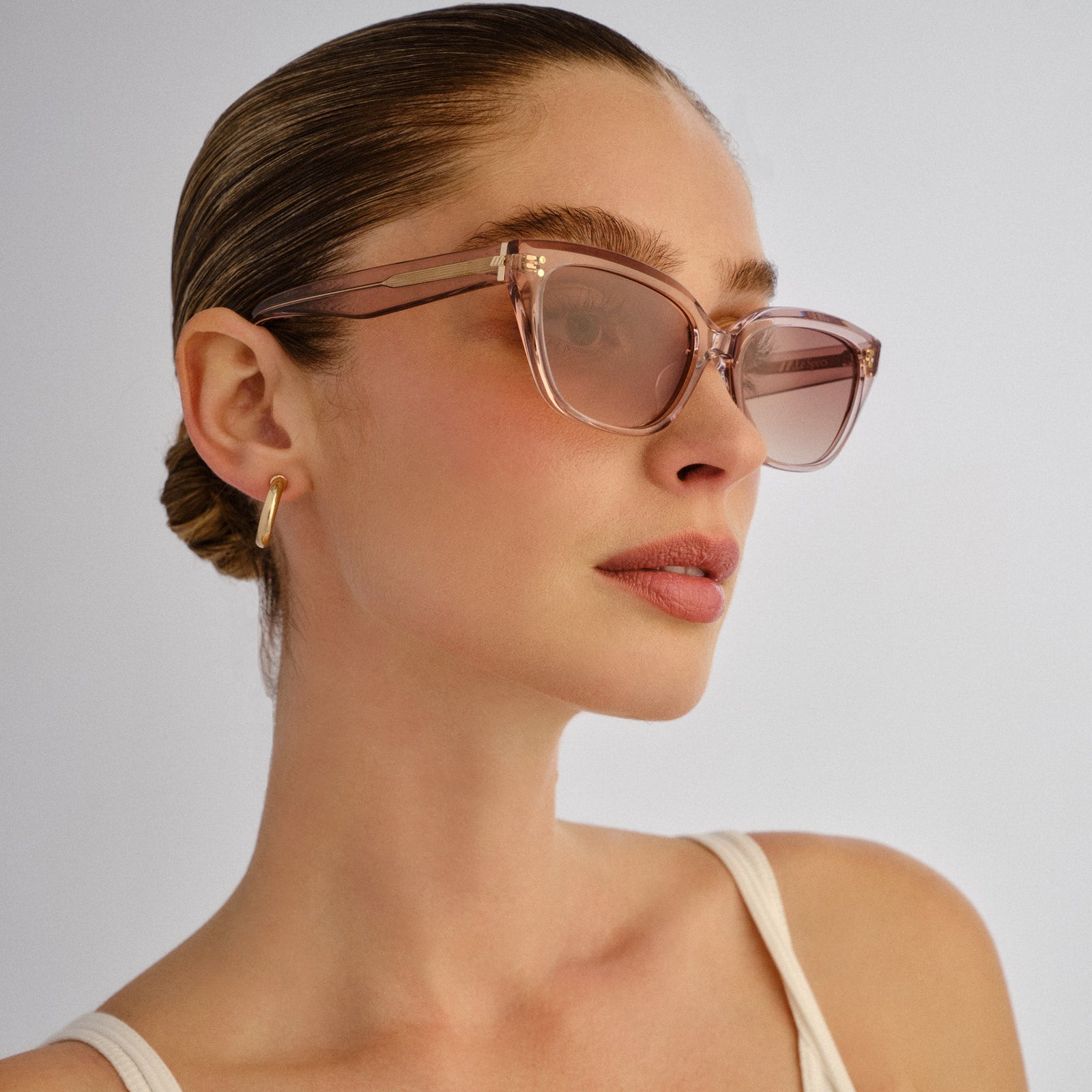 Horizon Rosewater Female D-Frame Sunglasses | Le Specs