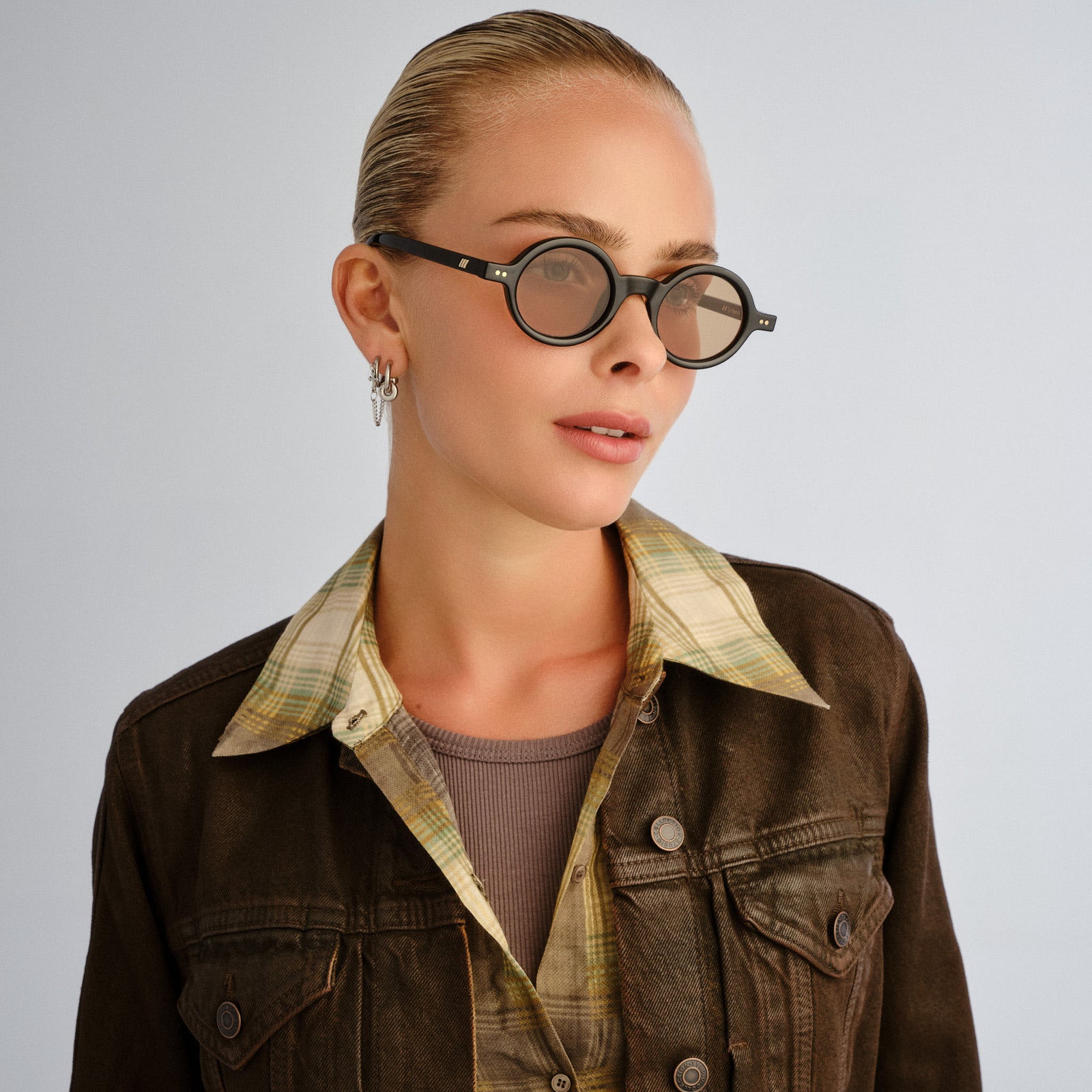 Sycophantic + Black Uni-Sex Round Sunglasses | Le Specs