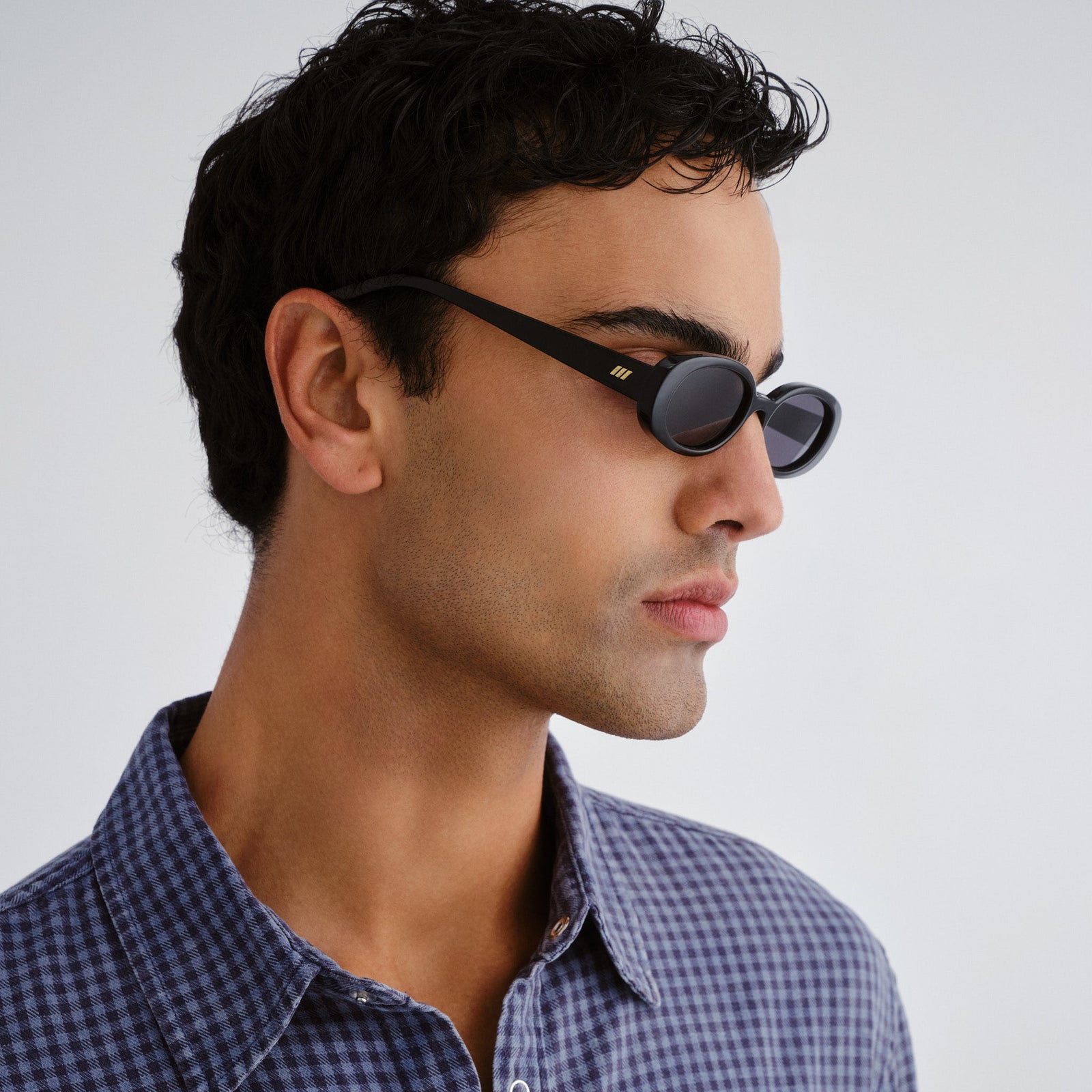 Outta Love Black Uni-Sex Oval Sunglasses | Le Specs