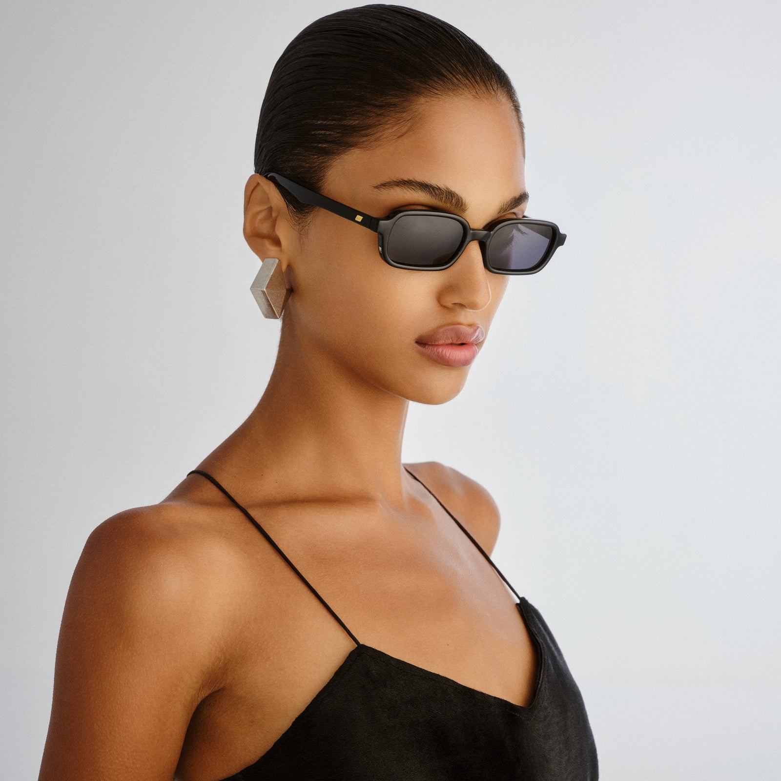 Pilferer Black Uni-Sex Rectangle Sunglasses | Le Specs