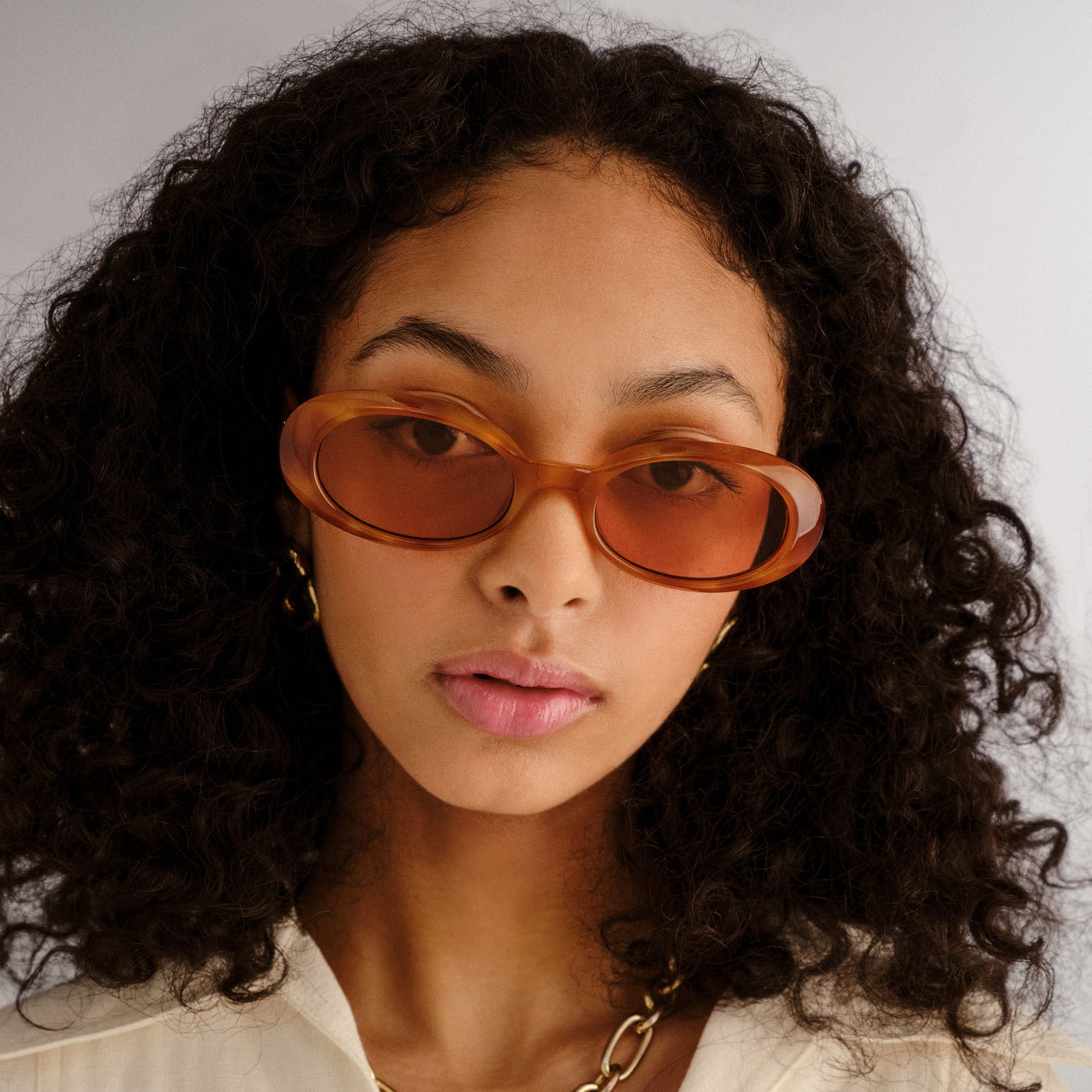 Work It Vintage Tort Uni-Sex Oval Sunglasses | Le Specs