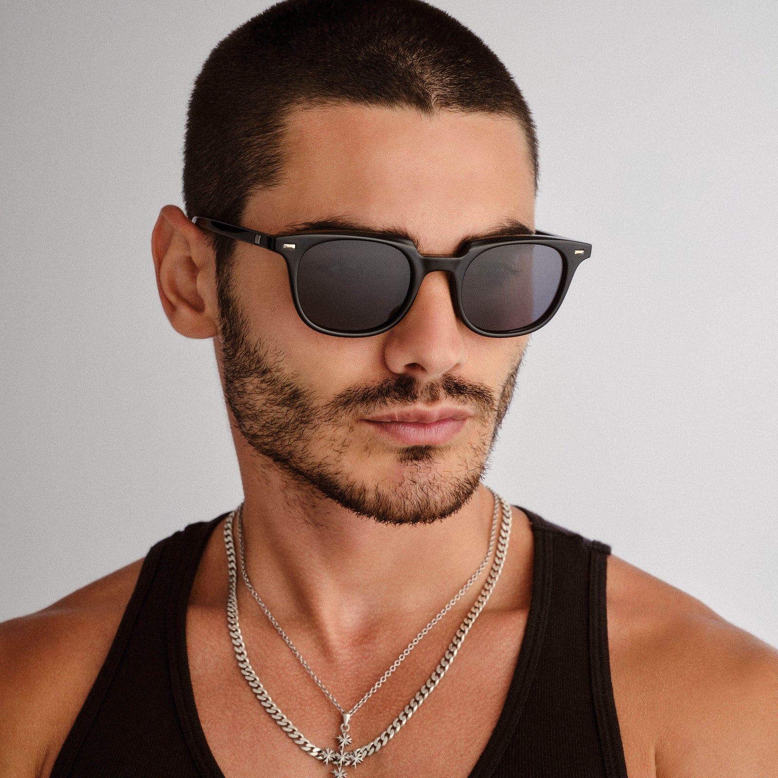 Le Resolu Black Uni-Sex Round Sunglasses | Le Specs