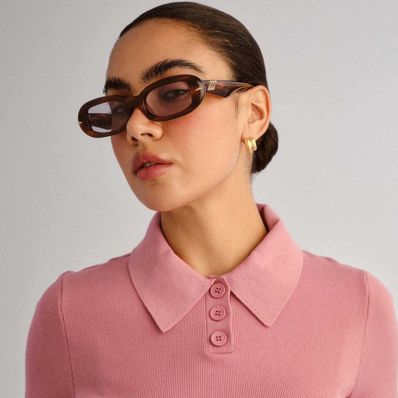 Numero Siete Teak Female Oval Sunglasses | Le Specs